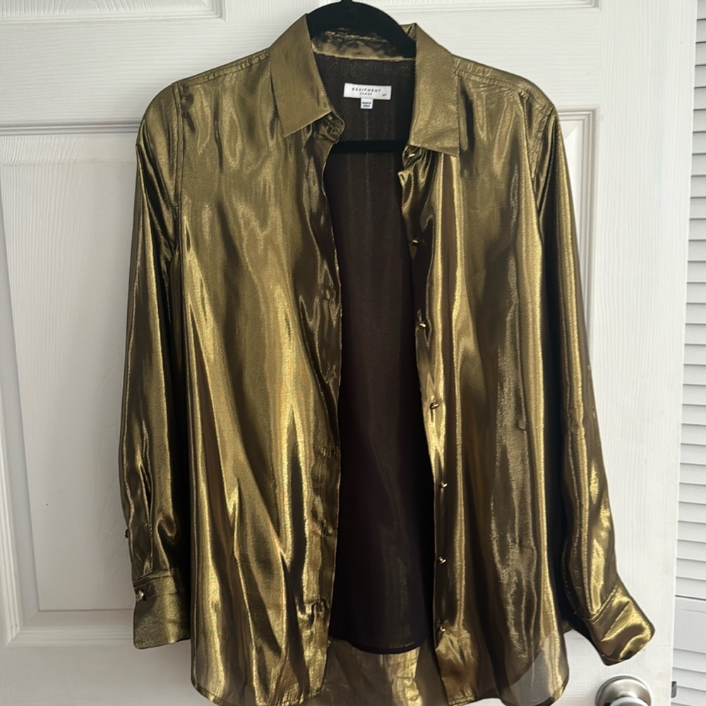 Beautiful gold equipment, brand small blouse-fun for a festive party